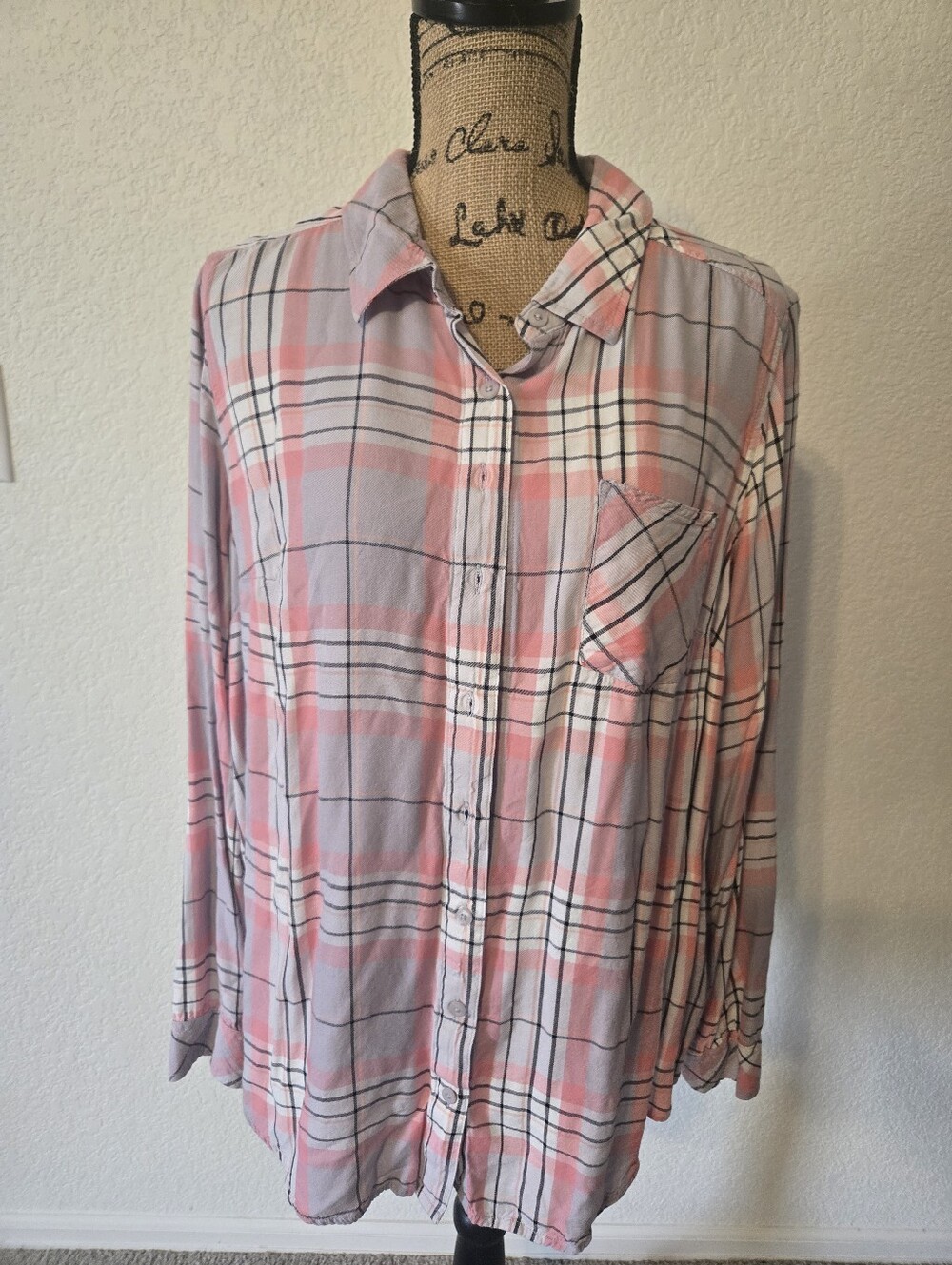 Torrid Light Pink Plaid Button-Up Shirt Size 1
